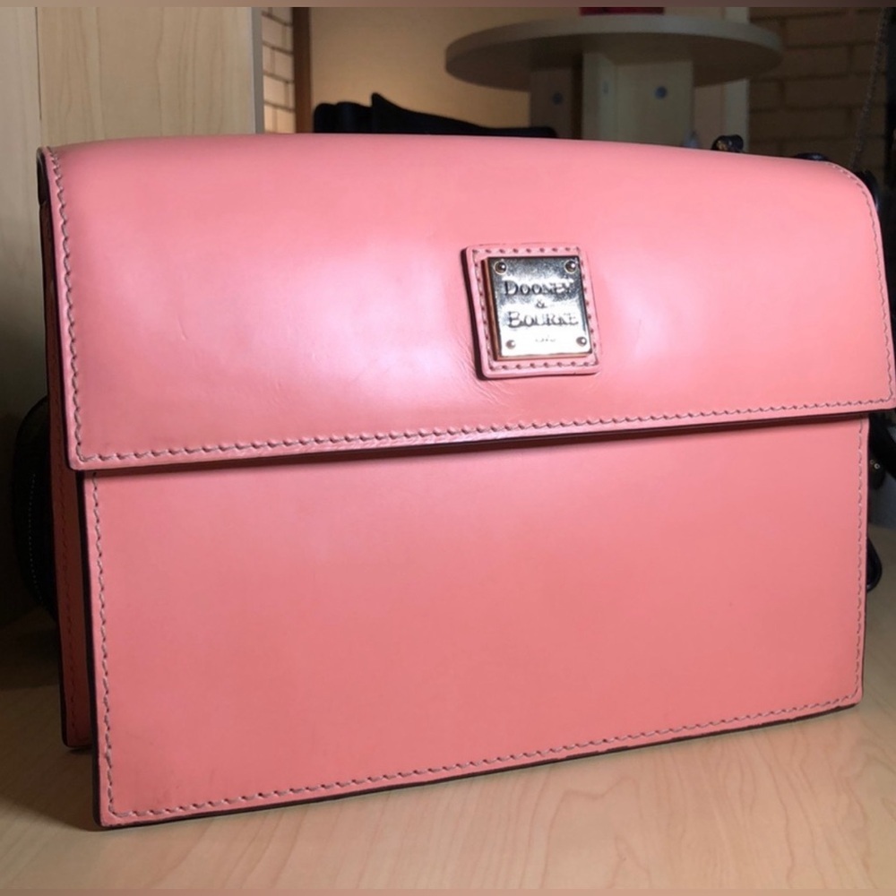 Dooney & Bourke - salmon leather crossbody - like New